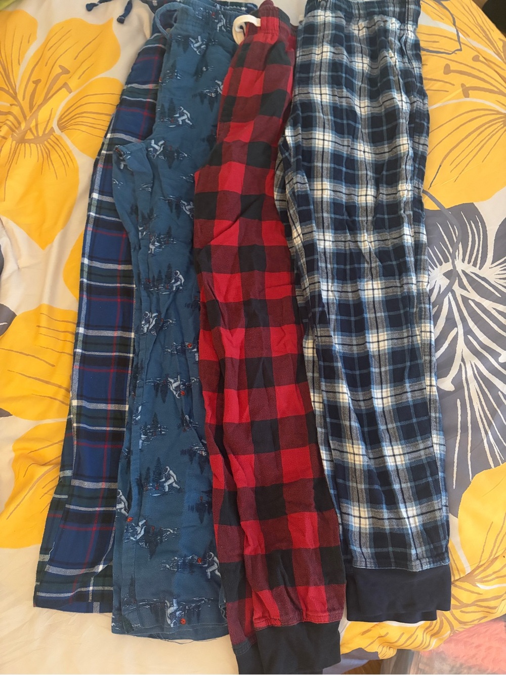 Lot of 4 Sonoma men’s pajama bottoms